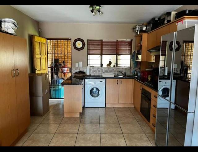 3 BEDROOM APARTMENT FOR SALE IN ELANDSHAVEN